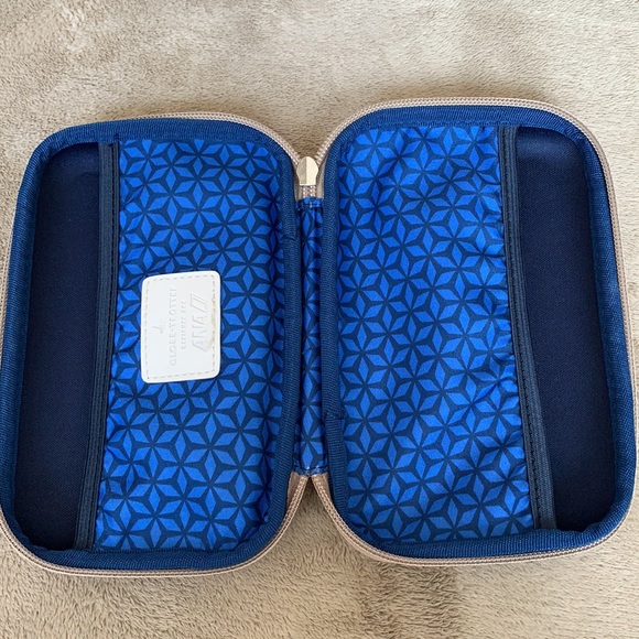 Globe Trotter Case & cosmetics - Picture 10 of 12